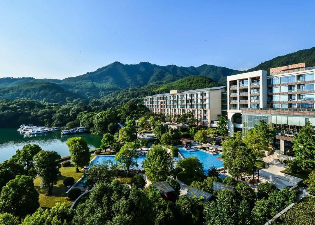 Intercontinental One Thousand Island Lake Resort By Ihg Chun'an Exteriör bild
