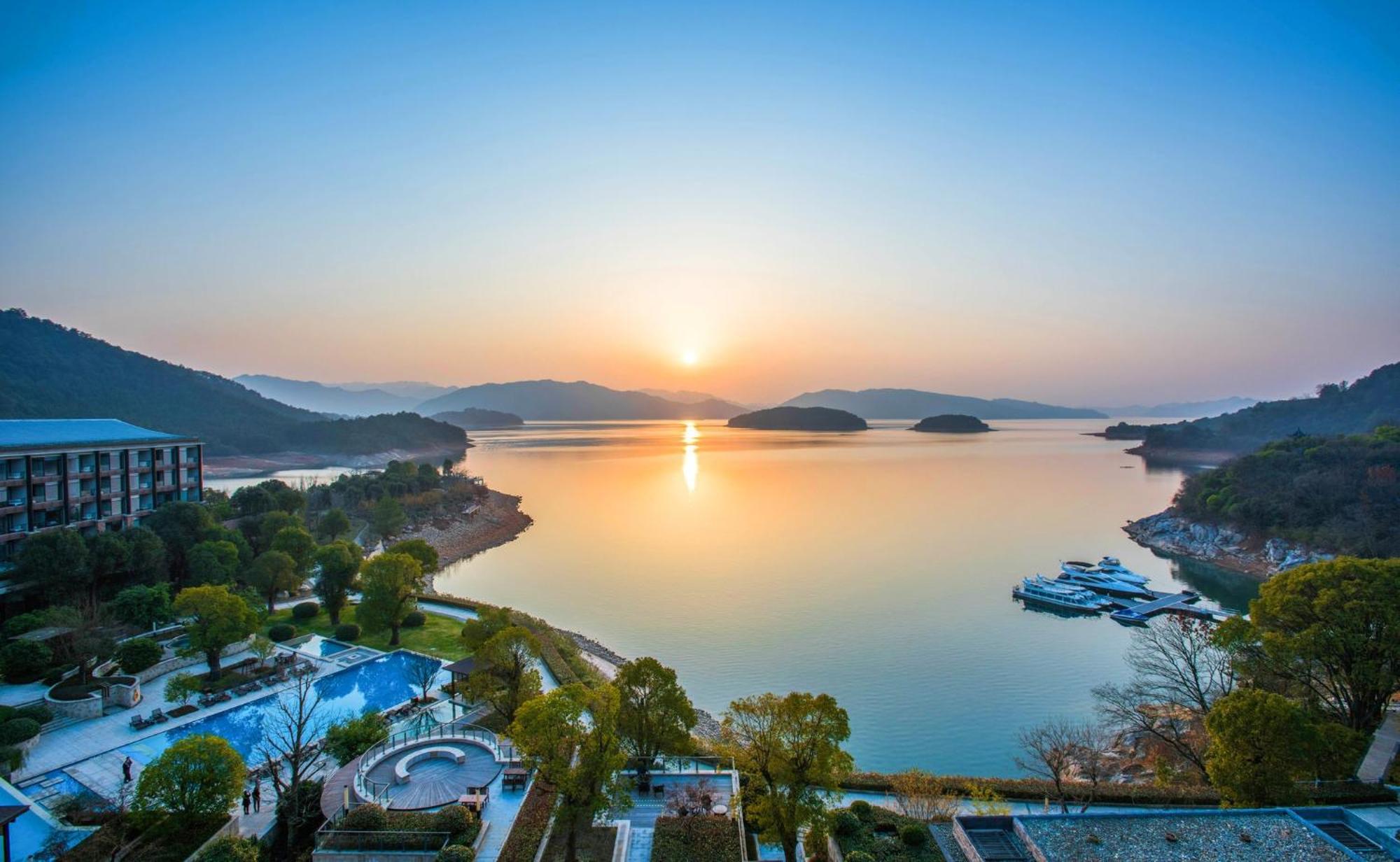 Intercontinental One Thousand Island Lake Resort By Ihg Chun'an Exteriör bild