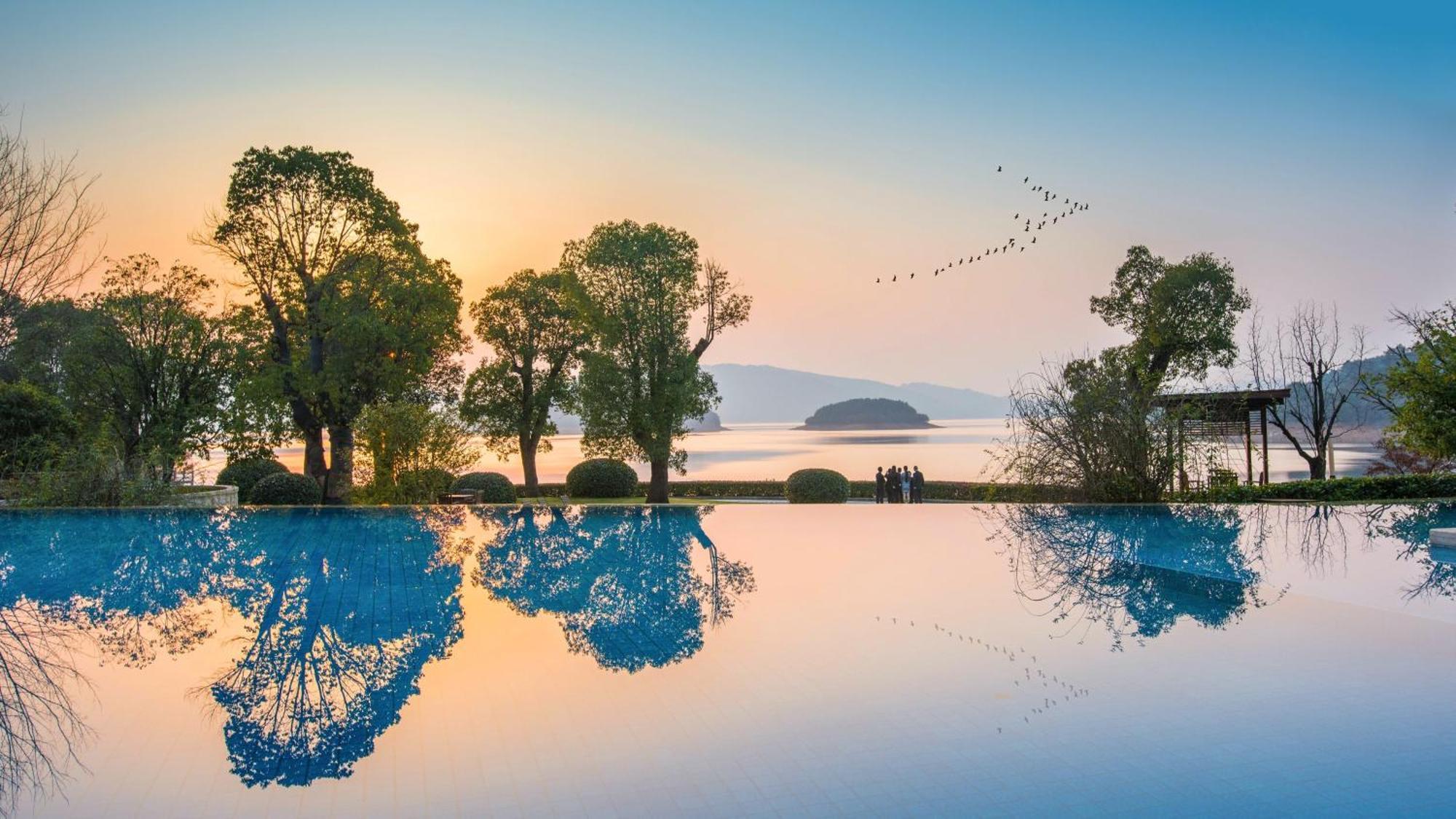 Intercontinental One Thousand Island Lake Resort By Ihg Chun'an Exteriör bild